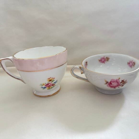 Pair of Vintage Teacups - Picture 3 of 9